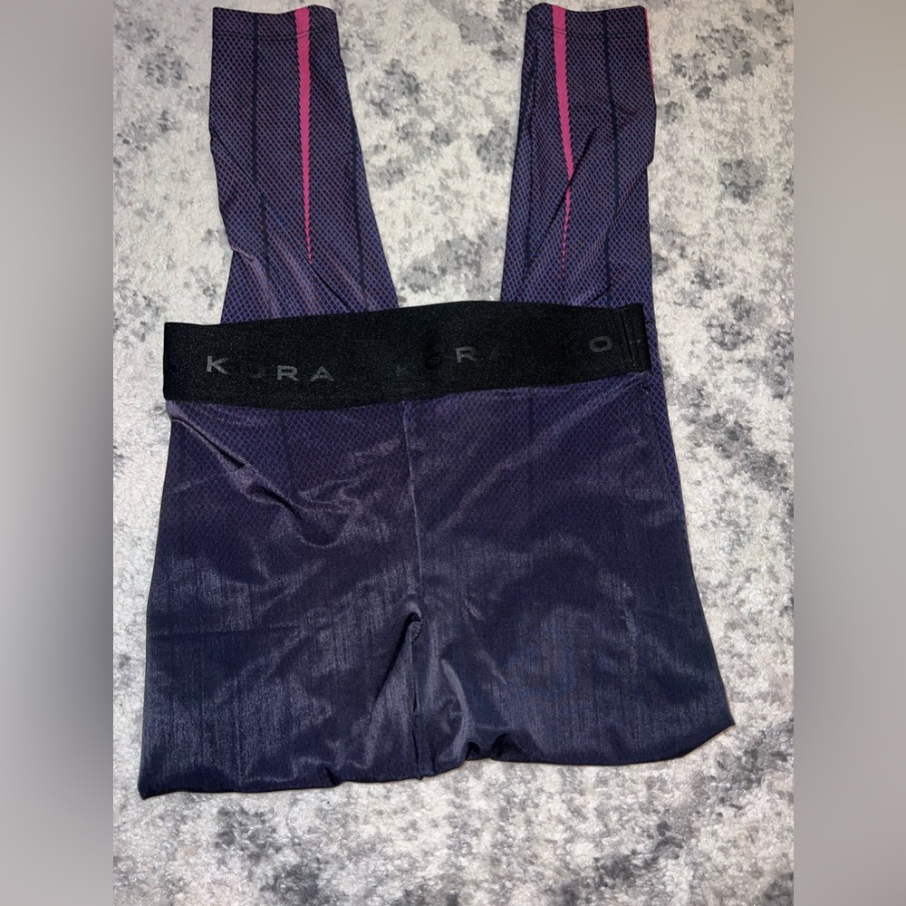 Koral leggings size medium